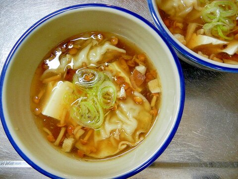 なめこと椎茸と豆腐の和風　水餃子スープ